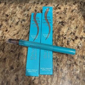 Thrive Causemetics Infinity Waterproof Eyeshadow Stick Riji cocoa shimmer